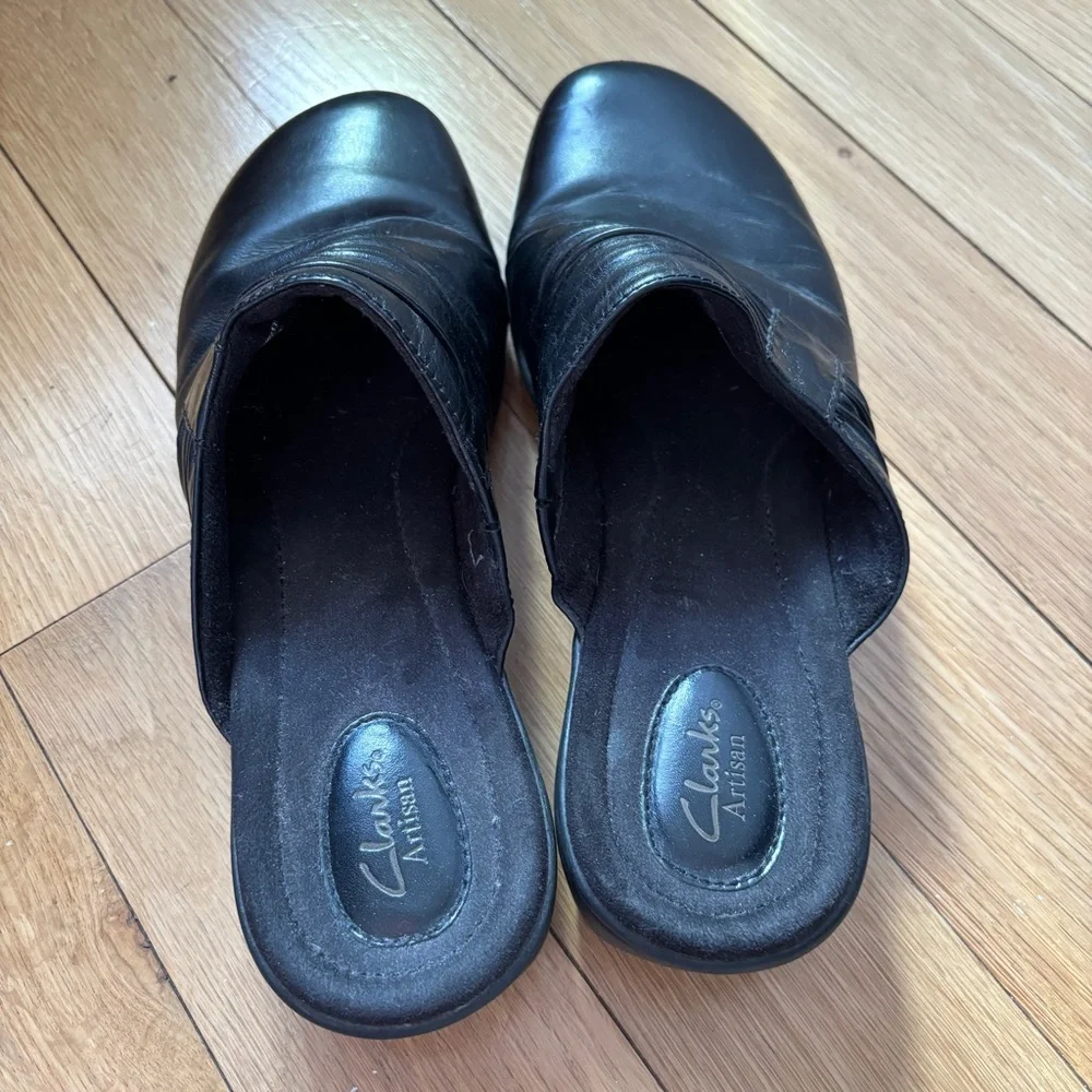 Clarks Black Slip On Leather Clogs - Size 10 Medium - Picture 6 of 11